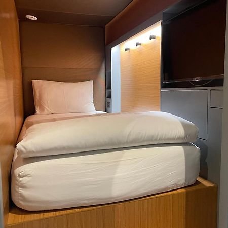 Tiang Capsule Hostel Bangkok Kültér fotó
